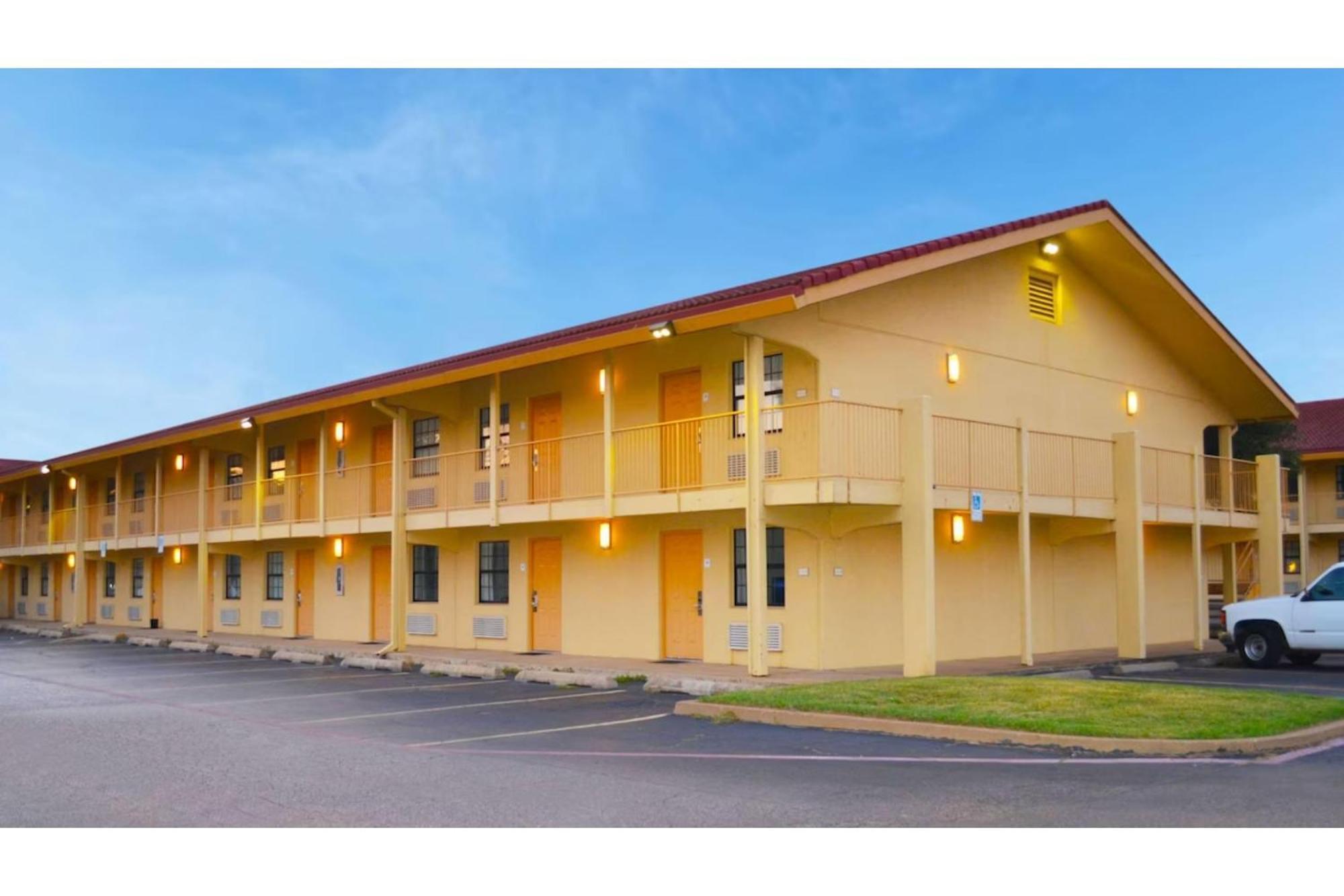 The Grand By Capital O Texarkana I-30 Екстер'єр фото